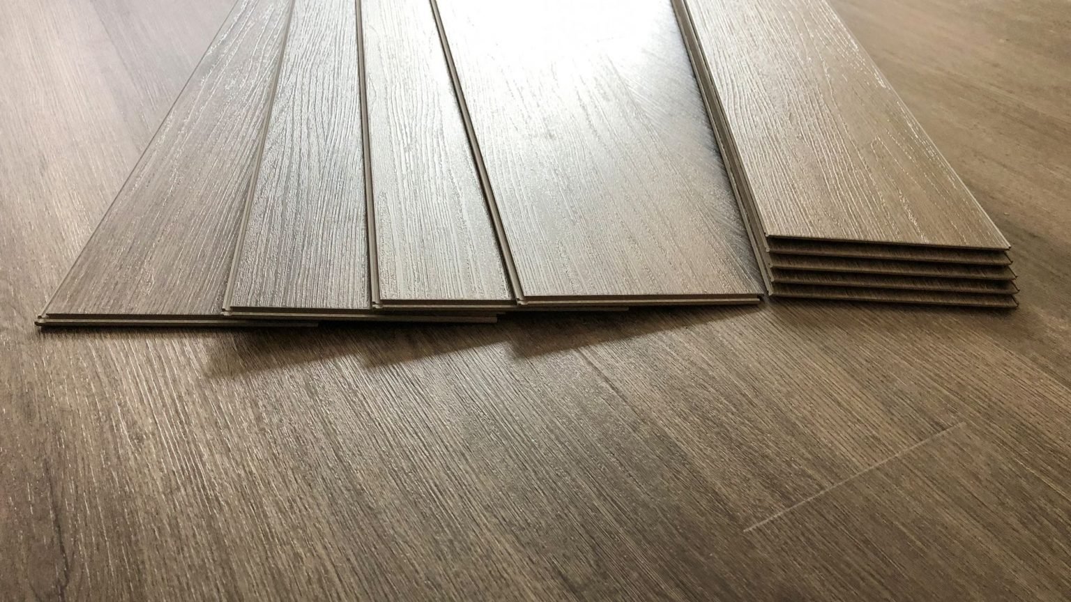 What is Vinyl Plank Flooring? [Easy Guide!]